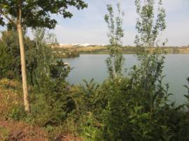 Bouwgrond aan een meer